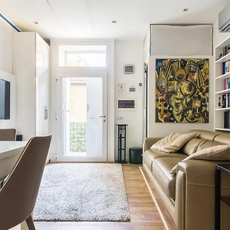 Luxury Modern One Bedroom In Great Location * Milan