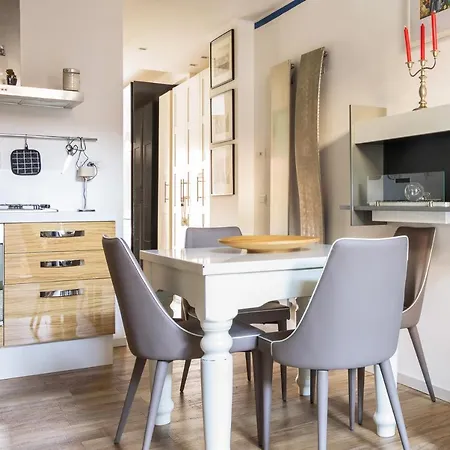 Luxury Modern One Bedroom In Great Location * Milan